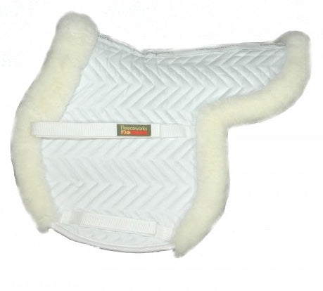 The perfect hunter shaped pad in real sheepskin by Fleeceworks. 