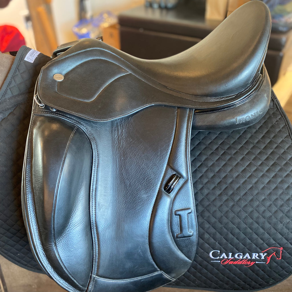 17.5” Ikonic dressage saddle for sale 